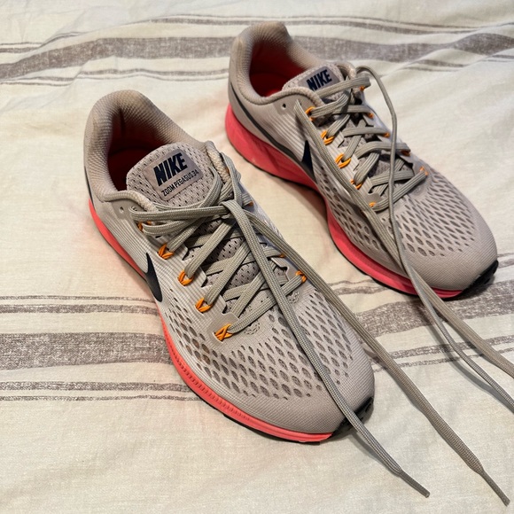 Nike Zooms Shoes Like New - Picture 2 of 4